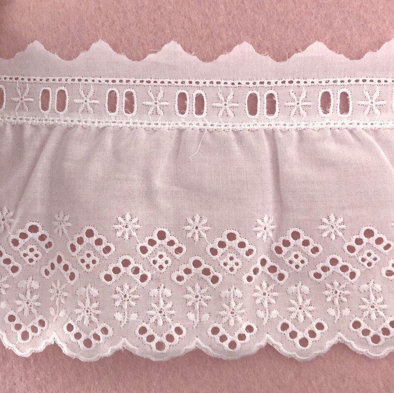 Ricamo Sangallo con passanastro 100% cotone Bianco -art.1354