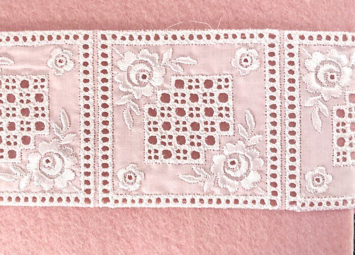 Ricamo Sangallo Bianco Ecrù 7 mt. -art.44115